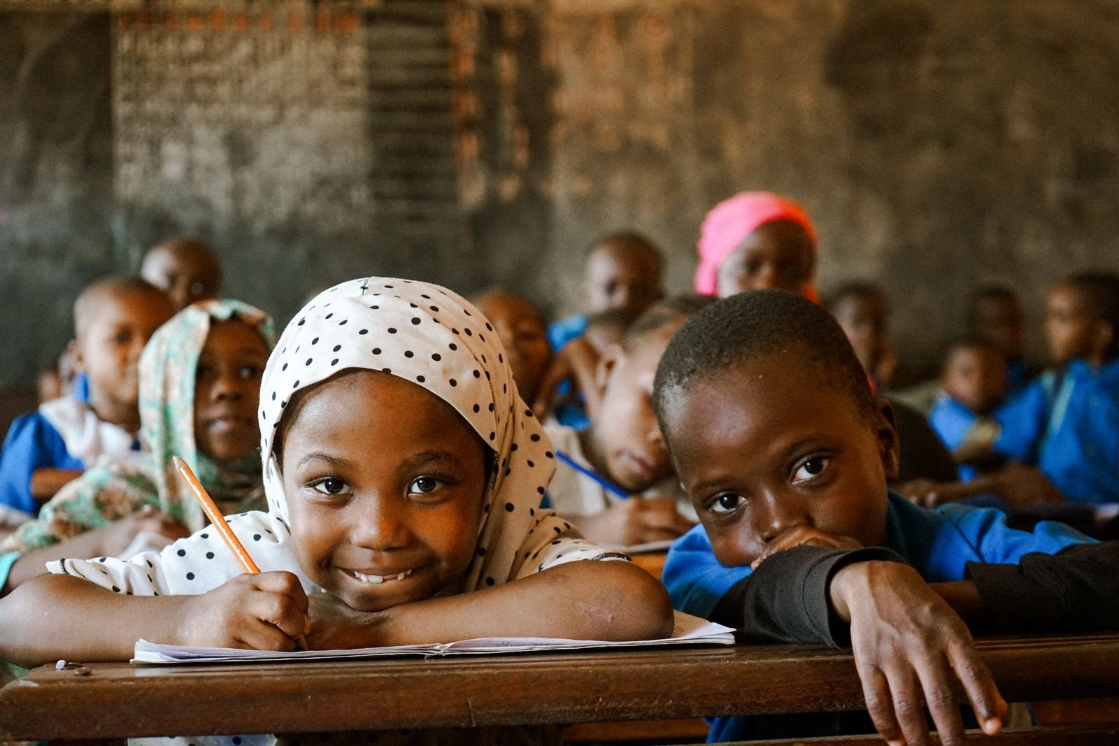 Distribution de fournitures scolaires — projet AHDO Tchad